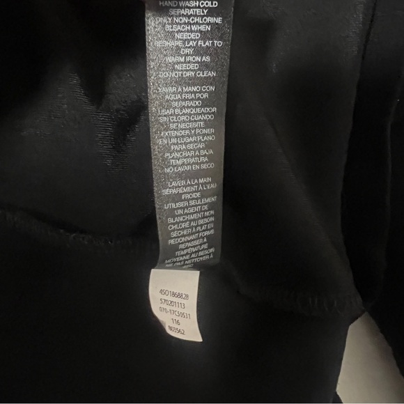 Travelers by Chico's Women’s Size Large Elegant Black Blouse Gold Accent EUC - Picture 9 of 10